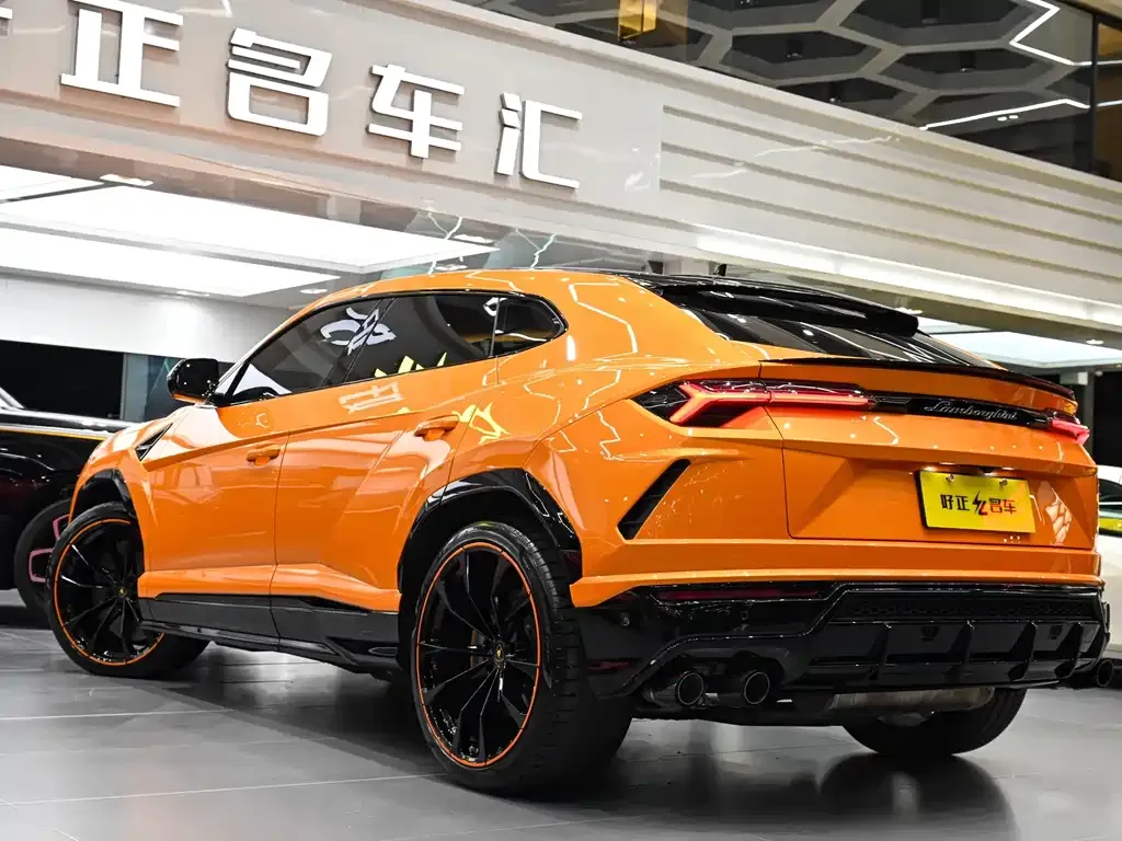 Lamborghini Urus — фото 6