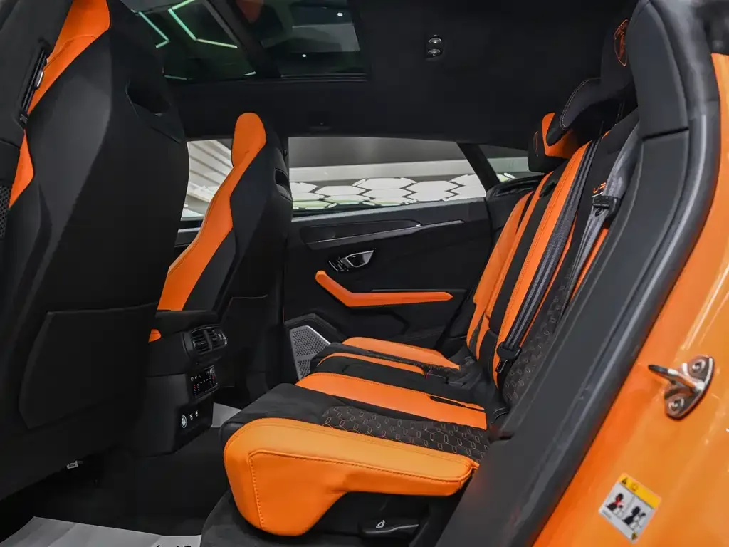 Lamborghini Urus — фото 9