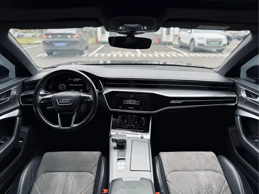 Audi A6L 2023 из CN, фото 4