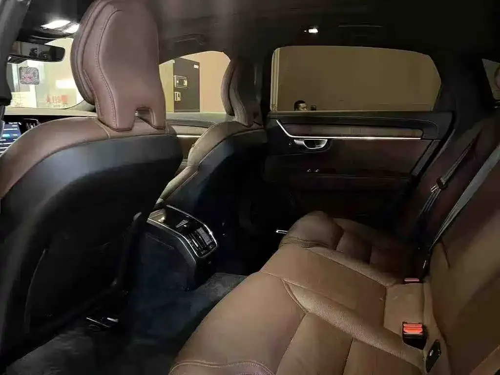 Volvo S90 2024 из CN, фото 6