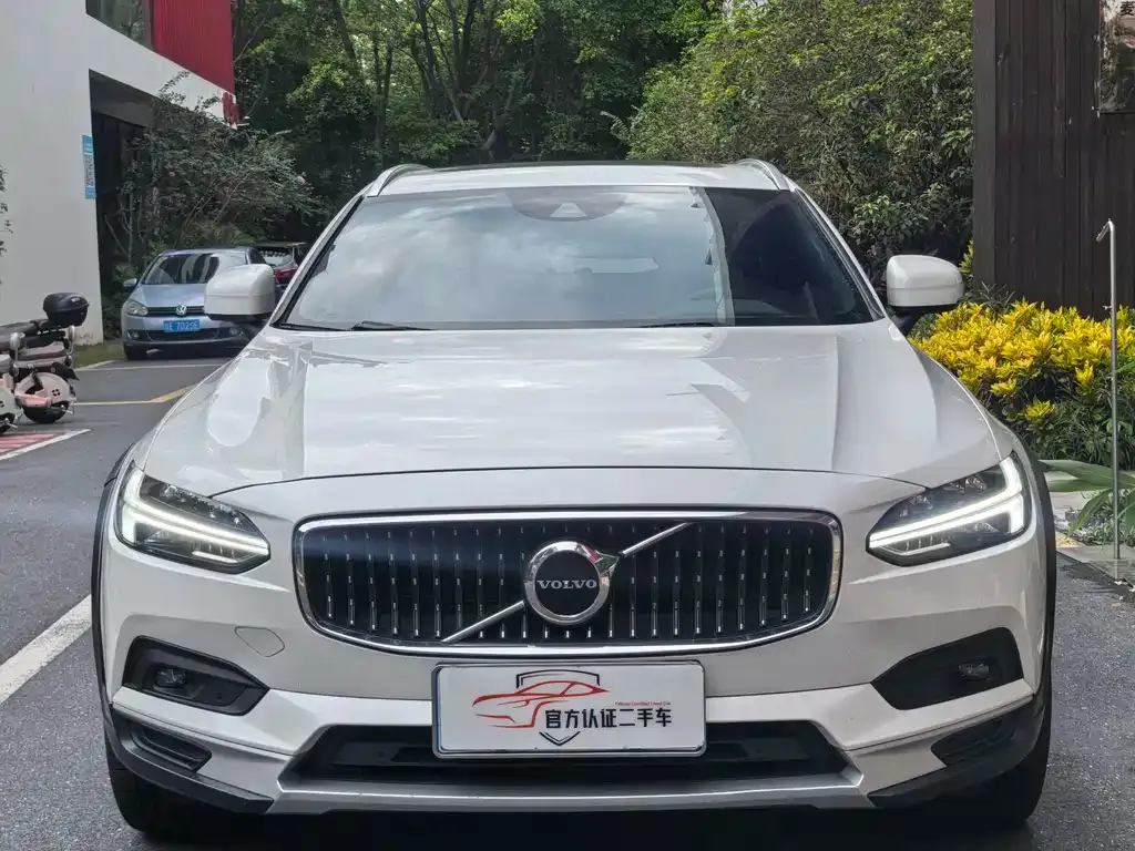 Volvo V90 2021 из CN, фото 2