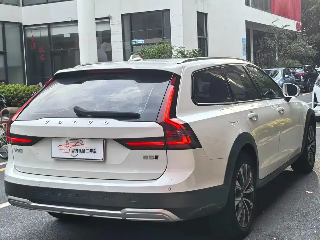 Volvo V90 2021 из CN, фото 4