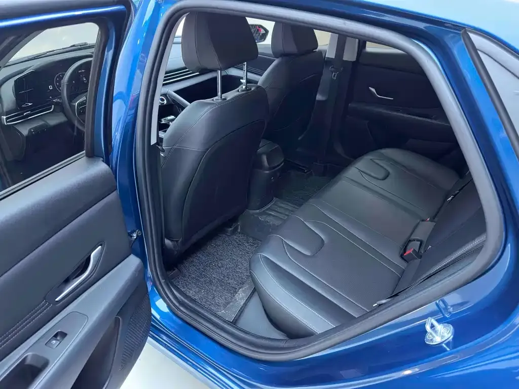 Hyundai Elantra 2022 из CN, фото 7