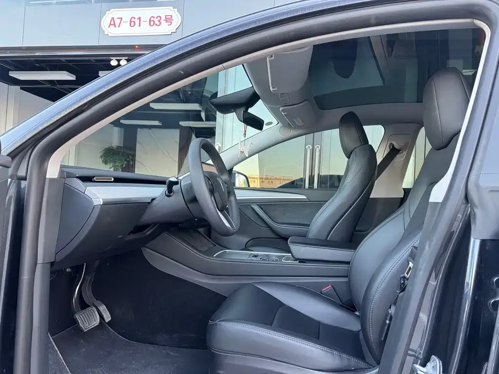 Tesla Model Y 2024 из CN, фото 4