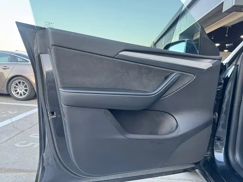 Tesla Model Y 2024 из CN, фото 6