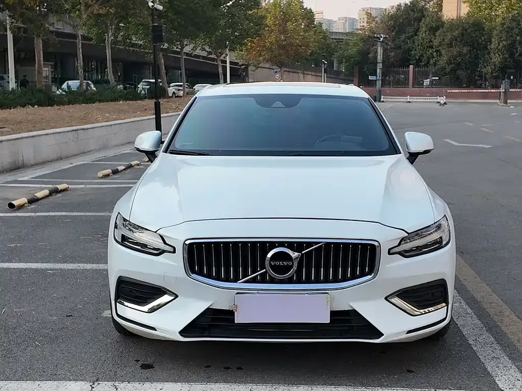Volvo S60 — фото 2