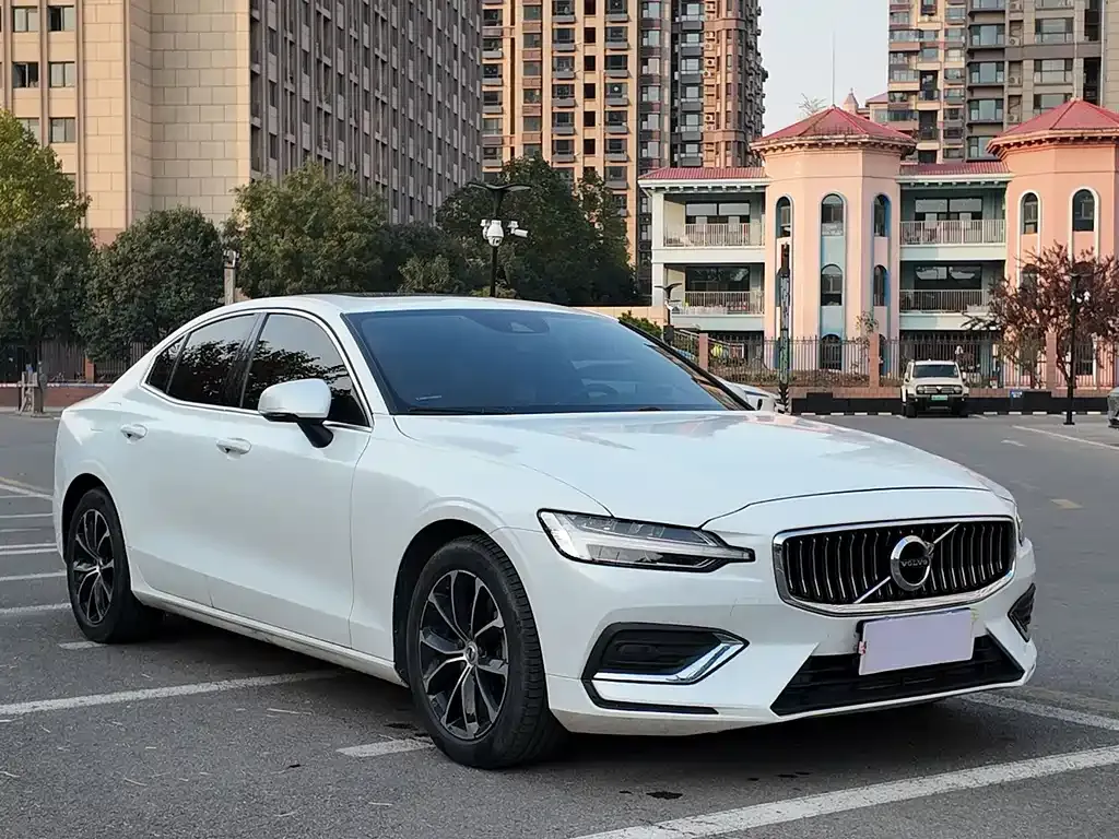 Volvo S60 — фото 3
