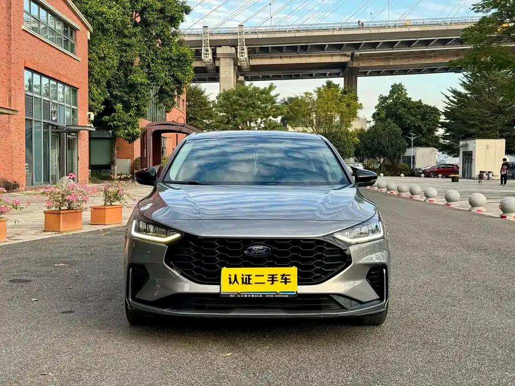 Ford Focus 2023 из CN, фото 2
