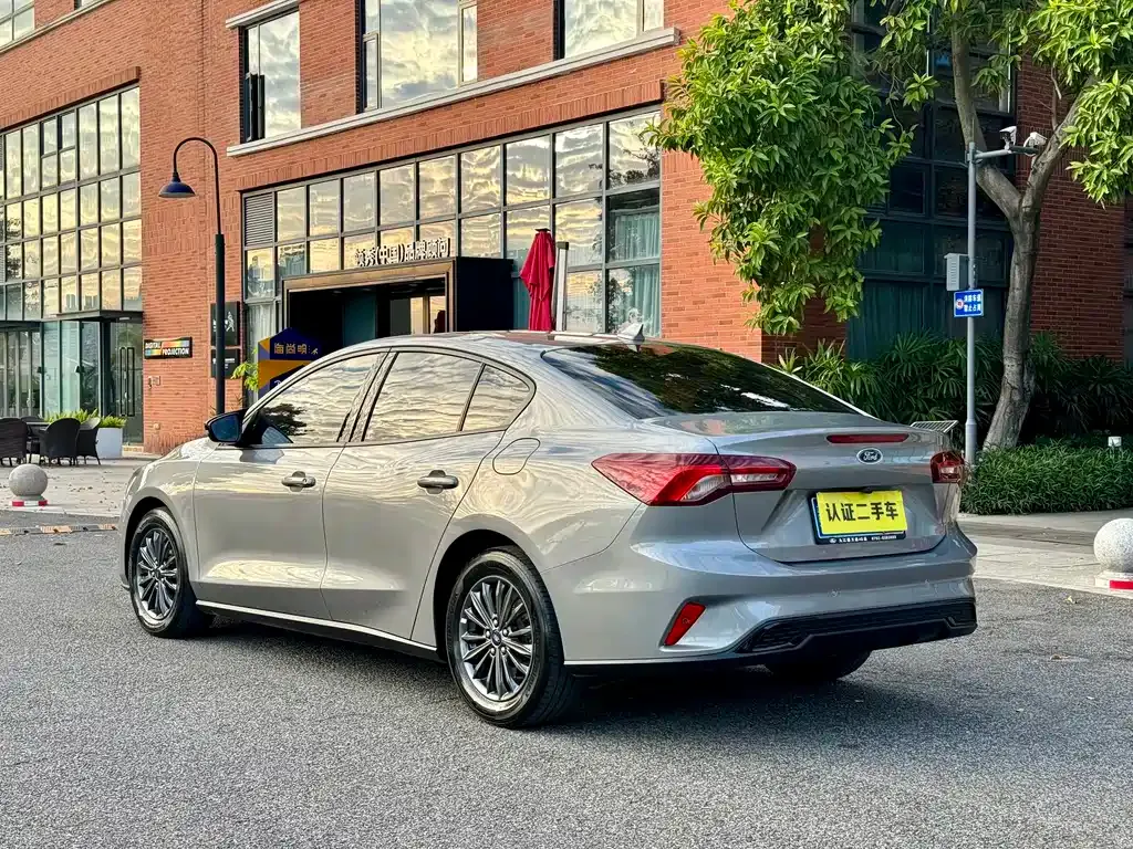 Ford Focus 2023 из CN, фото 9
