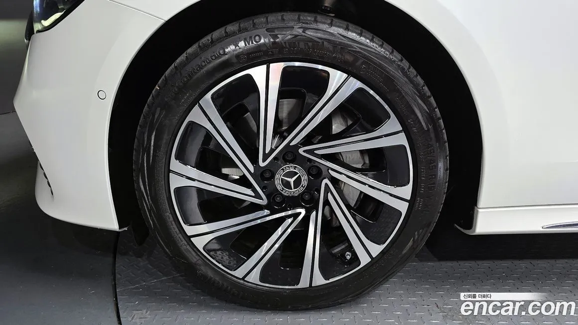 Mercedes-Benz E-Class 2024 из KR, фото 5