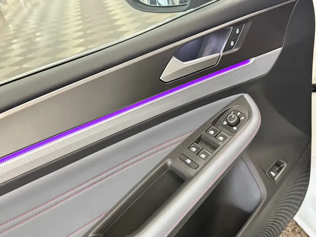 Volkswagen Lamando 2024 из CN, фото 7