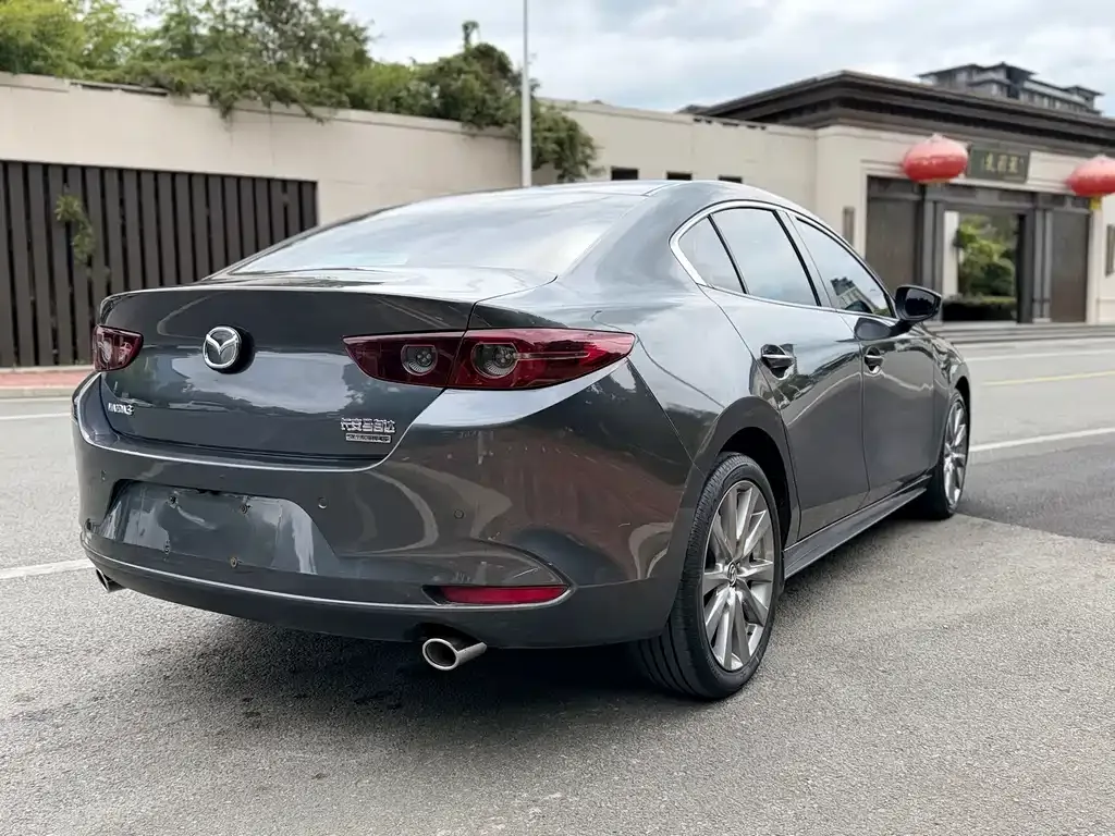 Mazda 3 Axela — фото 9
