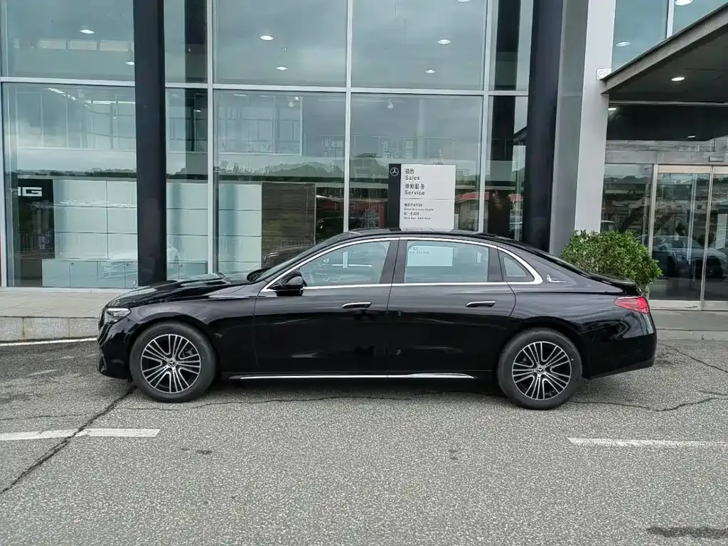 Mercedes-Benz E-Class 2024 из CN, фото 2
