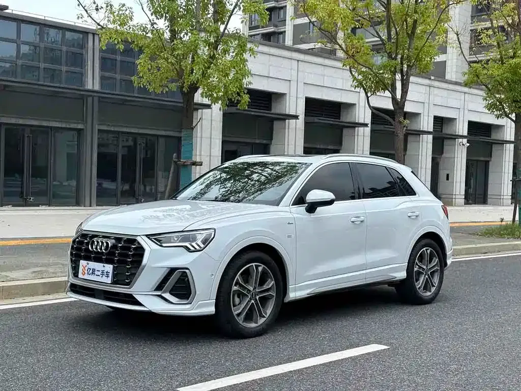 Audi Q3 2023 из CN, фото 1