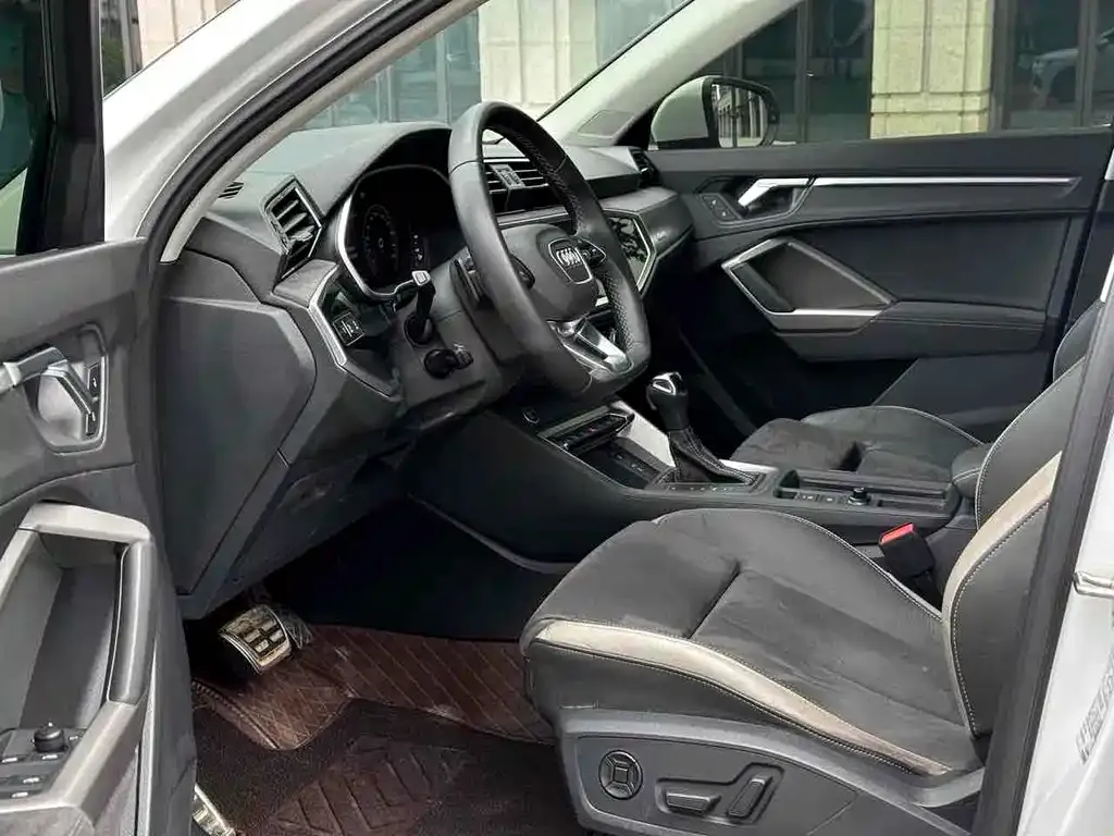 Audi Q3 2023 из CN, фото 4
