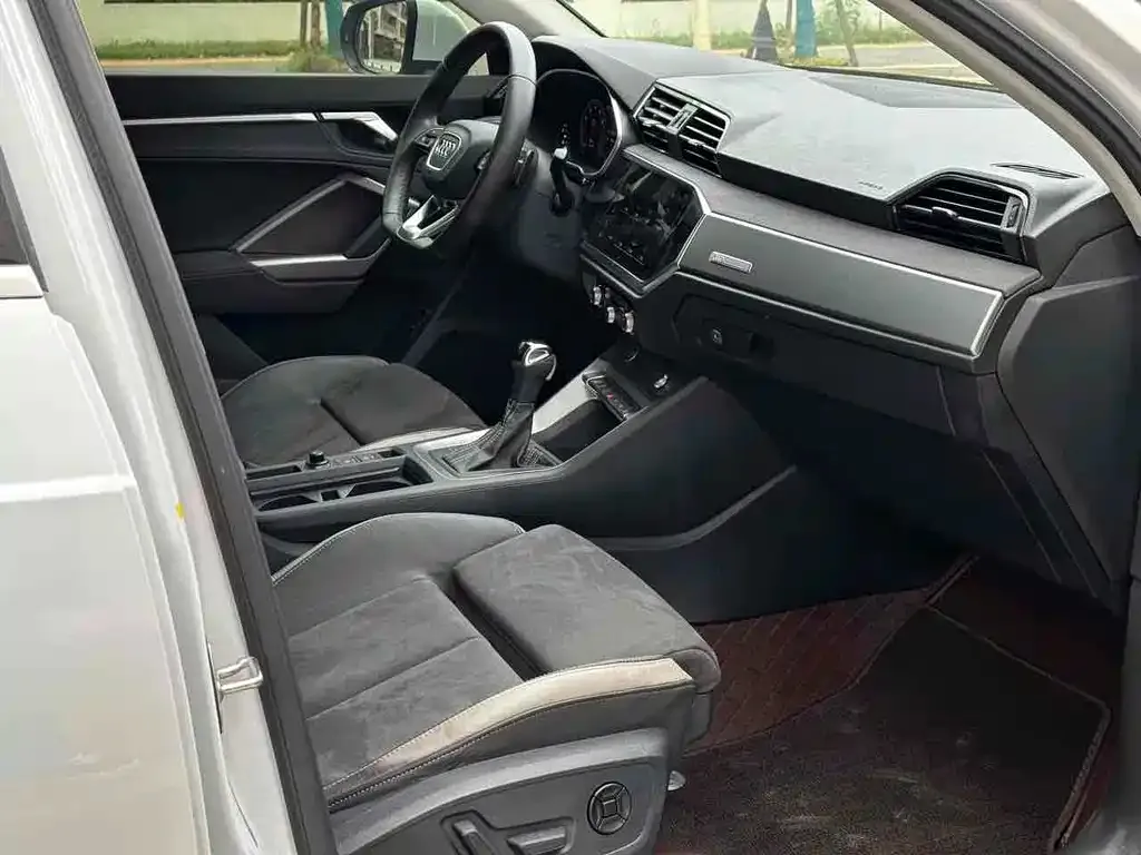 Audi Q3 2023 из CN, фото 5