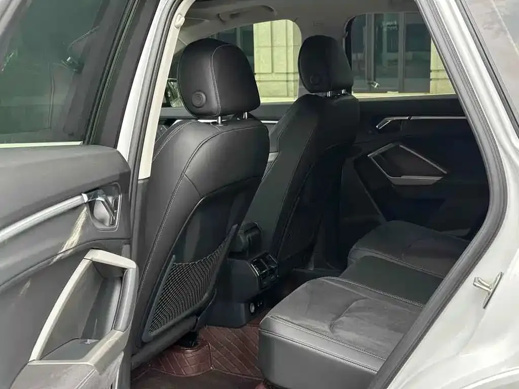 Audi Q3 2023 из CN, фото 6