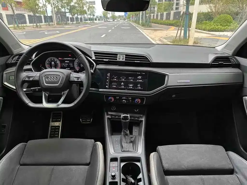 Audi Q3 2023 из CN, фото 7