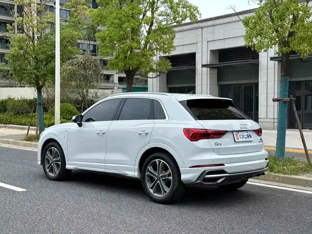 Audi Q3 2023 из CN, фото 9