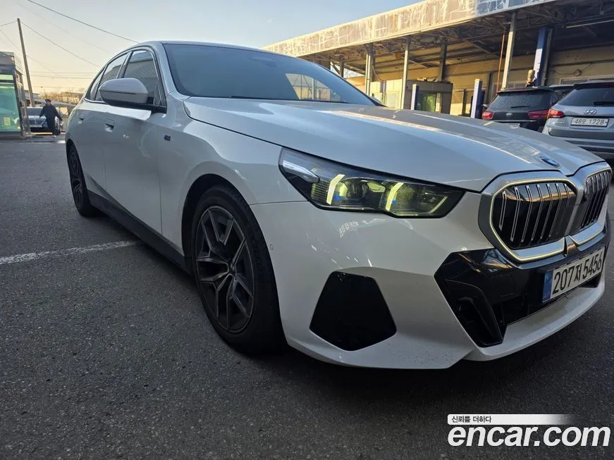 BMW 5-Series 2024 из KR, фото 1