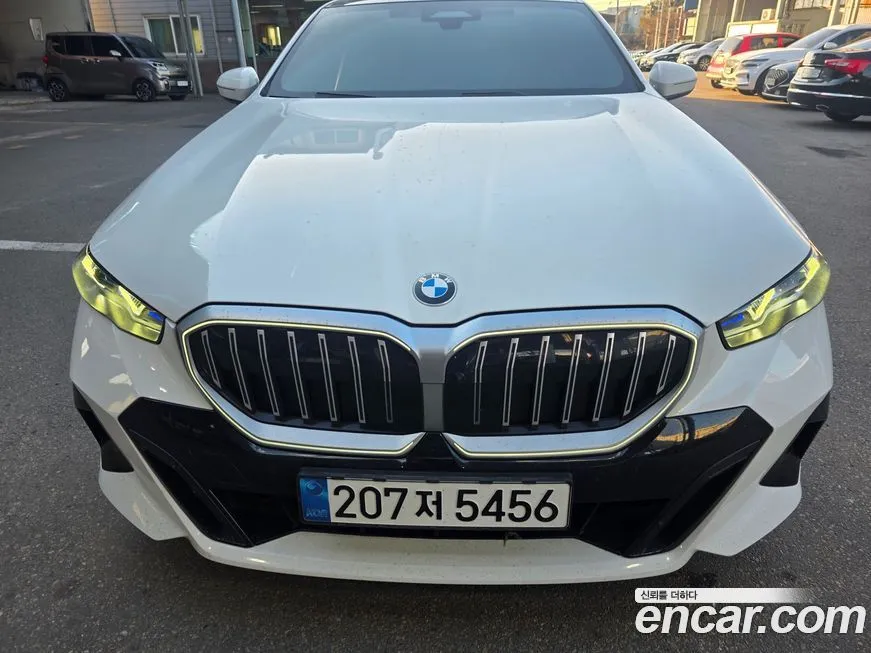 BMW 5-Series 2024 из KR, фото 2