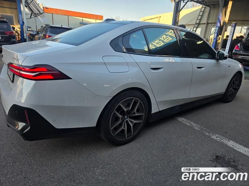 BMW 5-Series 2024 из KR, фото 4