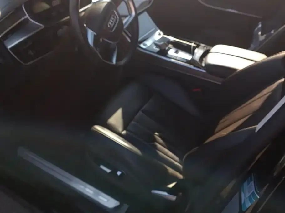 Audi A8 2022 из CN, фото 9