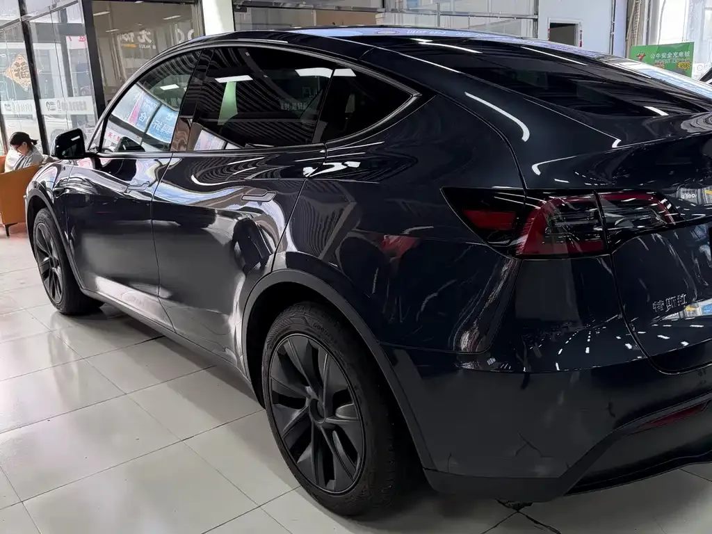 Tesla Model Y 2024 из CN, фото 3