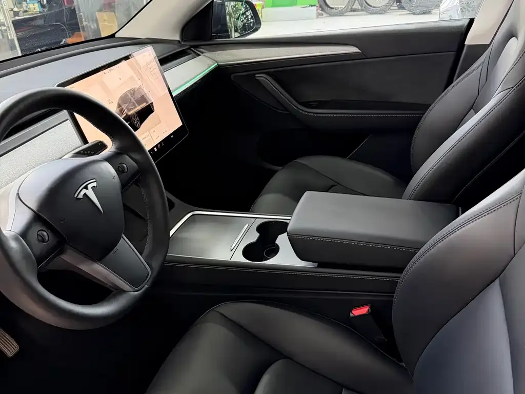 Tesla Model Y 2024 из CN, фото 5