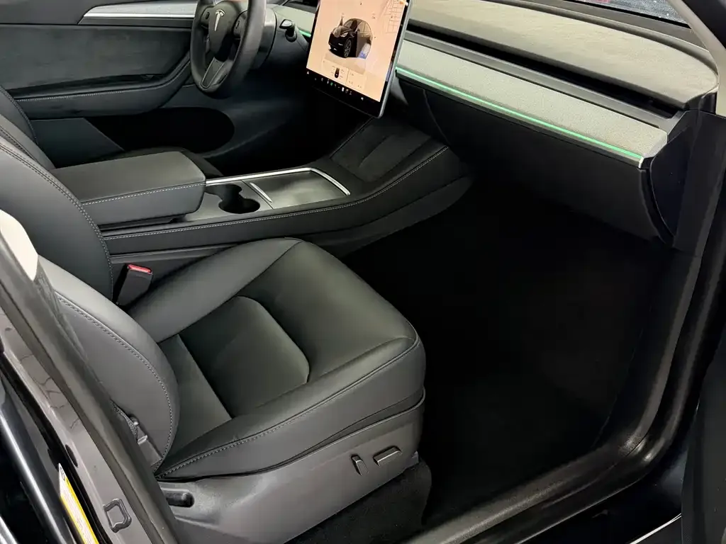 Tesla Model Y 2024 из CN, фото 8
