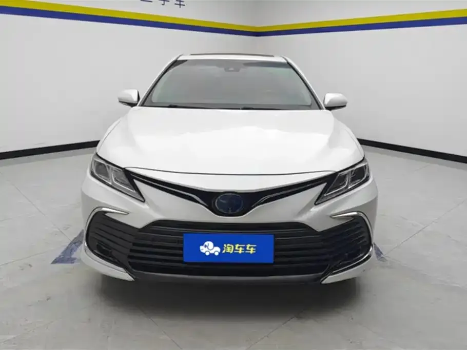 Toyota Camry 2023 из CN, фото 2