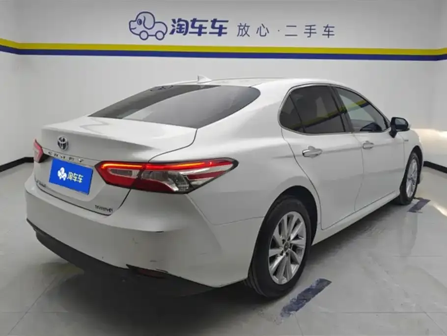 Toyota Camry 2023 из CN, фото 3