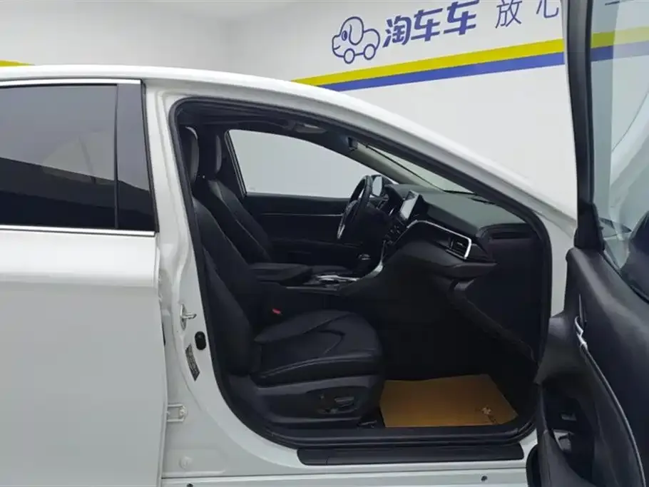 Toyota Camry 2023 из CN, фото 8