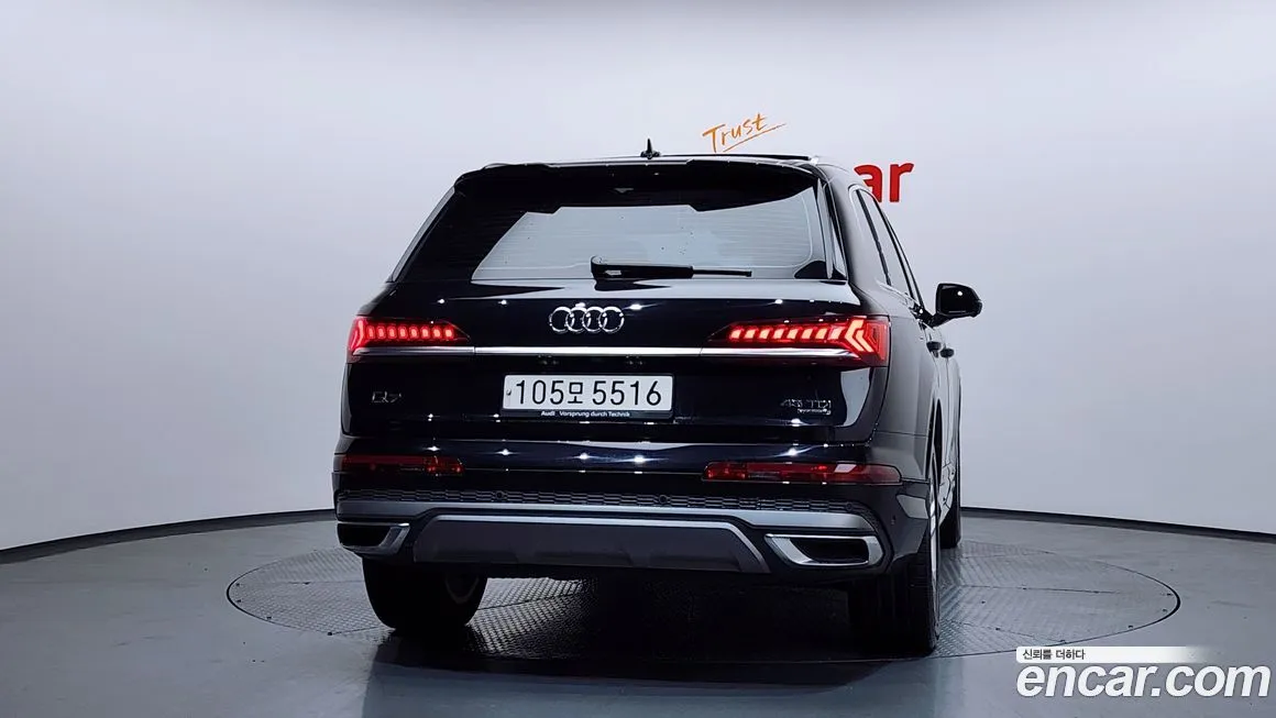 Audi Q7 2021 из KR, фото 4