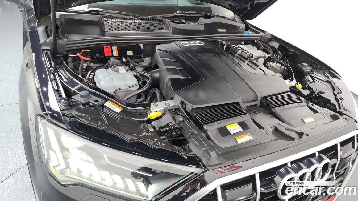 Audi Q7 2021 из KR, фото 6