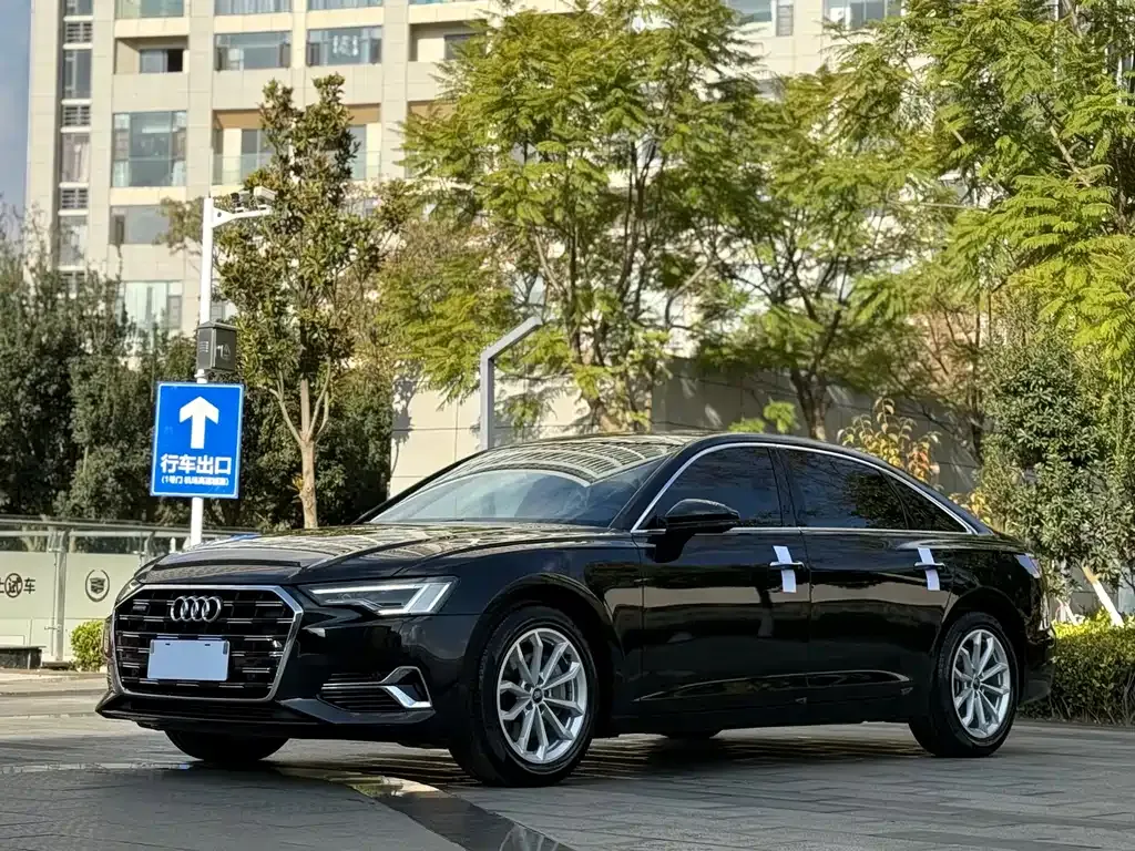 Audi A6L 2023 из CN, фото 1