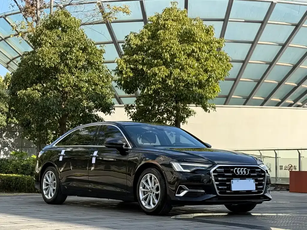 Audi A6L 2023 из CN, фото 3