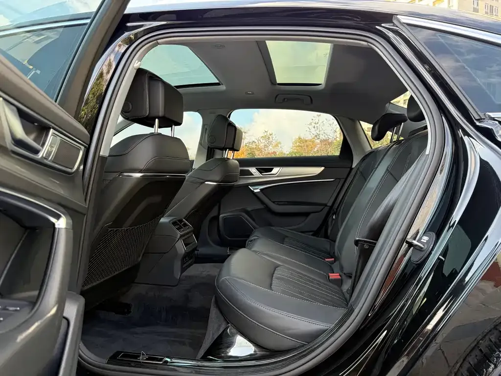 Audi A6L 2023 из CN, фото 6