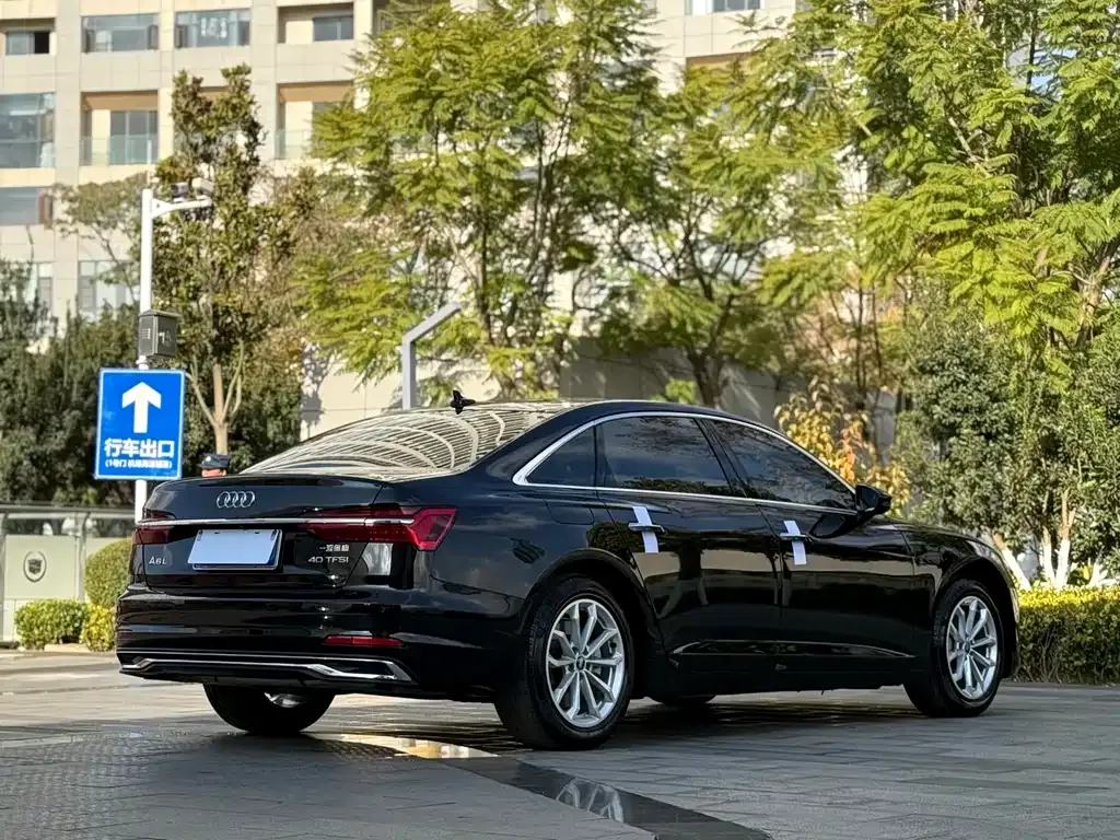 Audi A6L 2023 из CN, фото 7