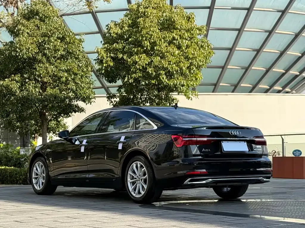 Audi A6L 2023 из CN, фото 9