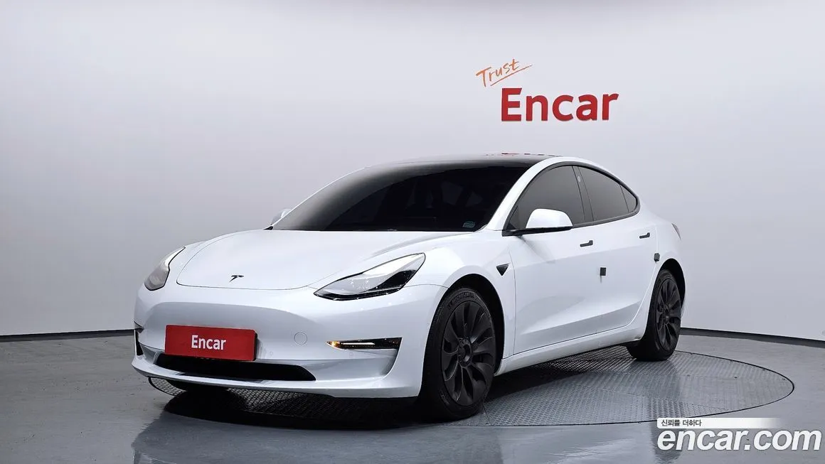 Tesla Model 3 — фото 1