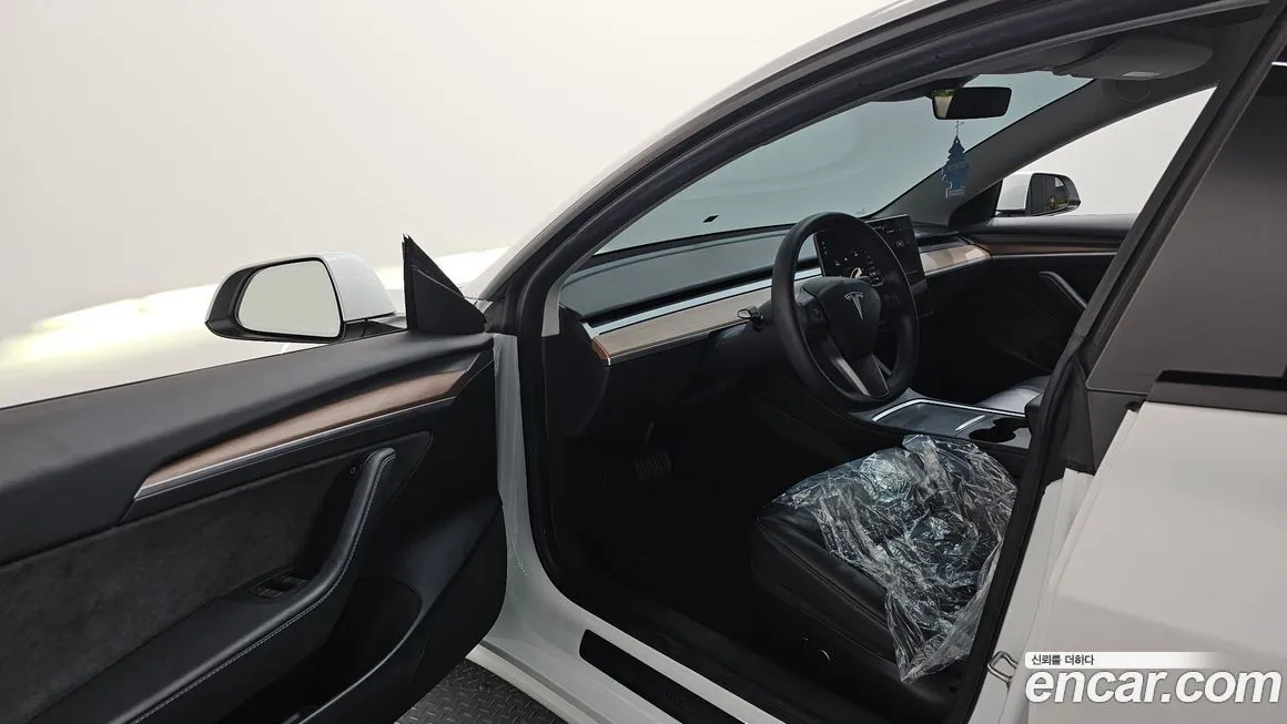 Tesla Model 3 — фото 10