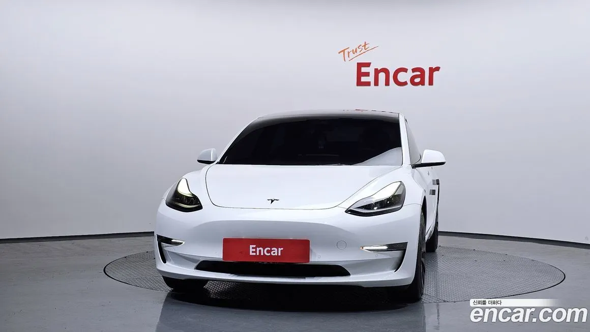 Tesla Model 3 — фото 3