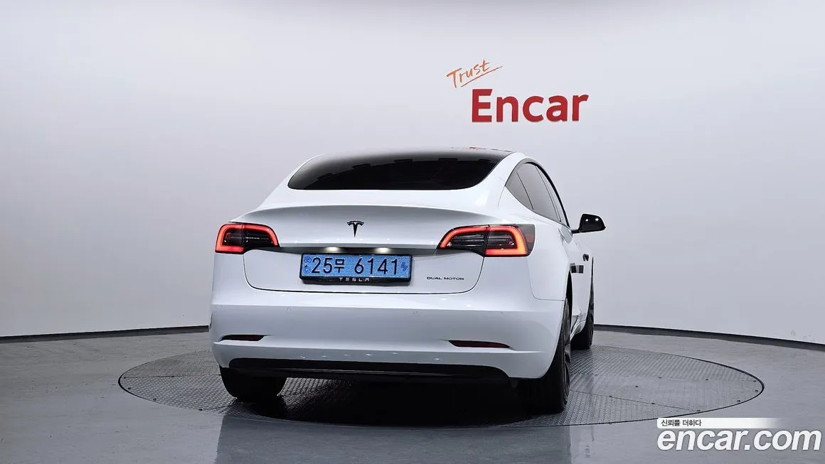 Tesla Model 3 — фото 4