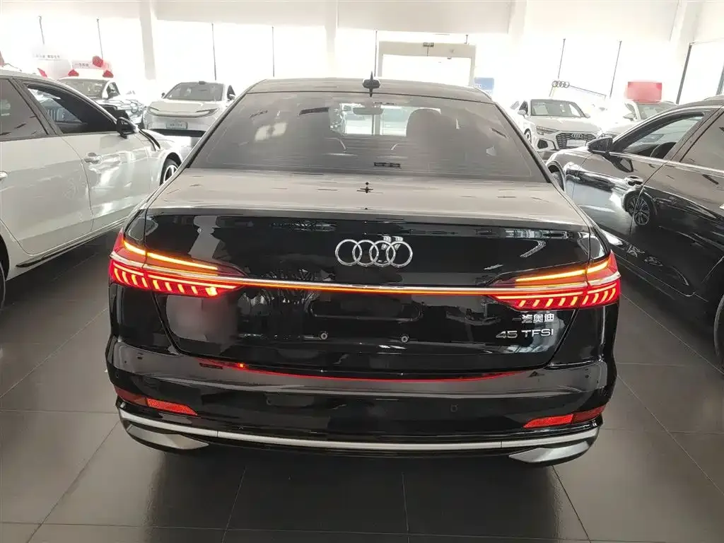 Audi A6L 2024 из CN, фото 6