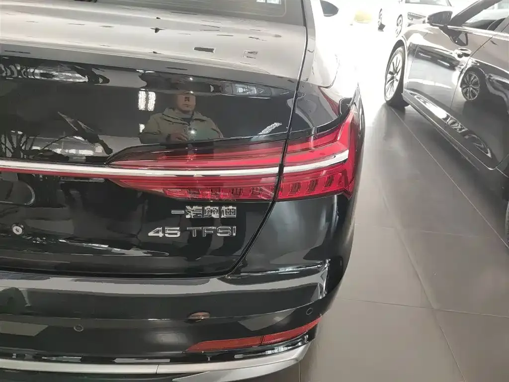 Audi A6L 2024 из CN, фото 8