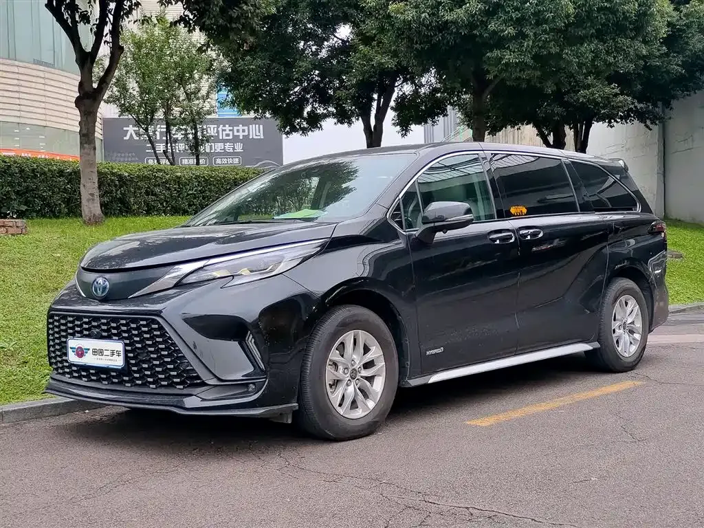 Toyota Granvia 2024 из CN, фото 1