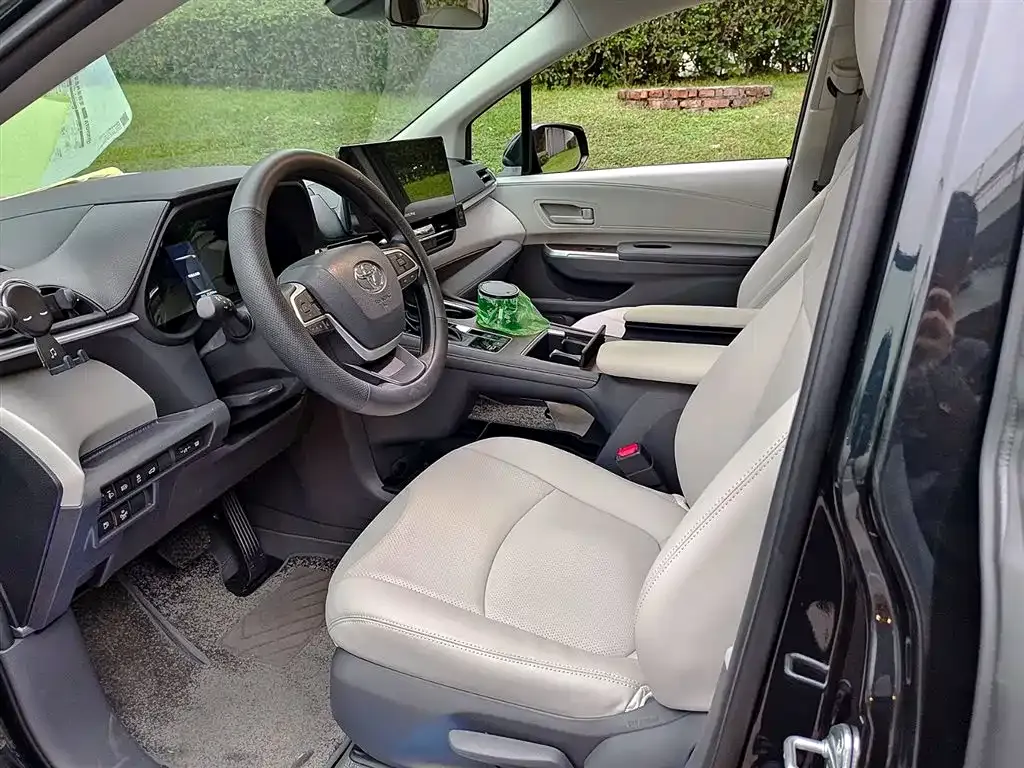 Toyota Granvia 2024 из CN, фото 7