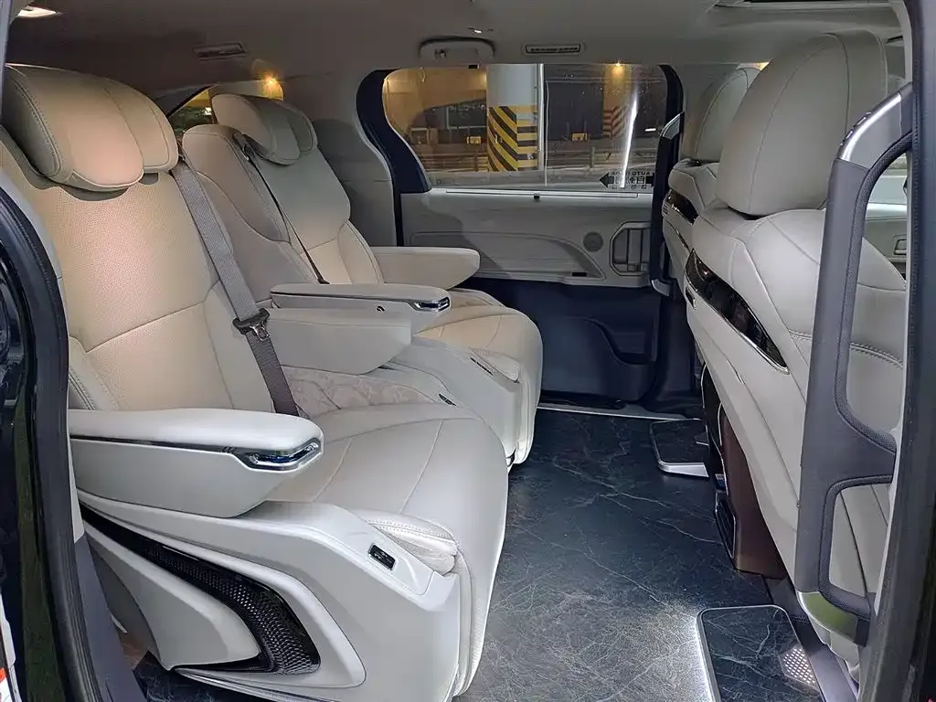 Toyota Granvia 2024 из CN, фото 9