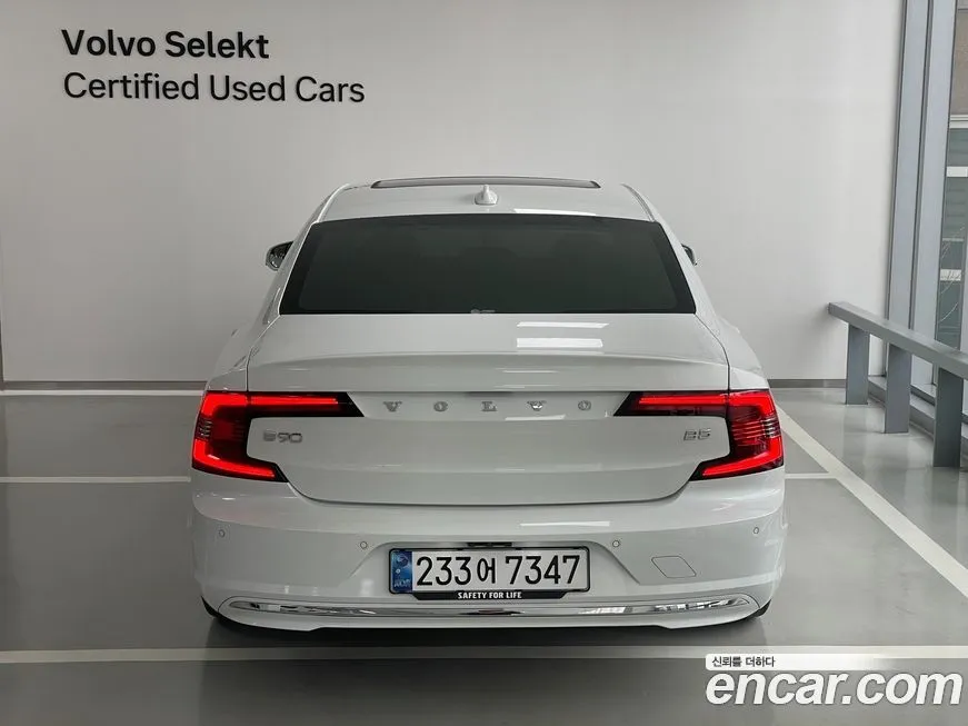 Volvo S90 2024 из KR, фото 4
